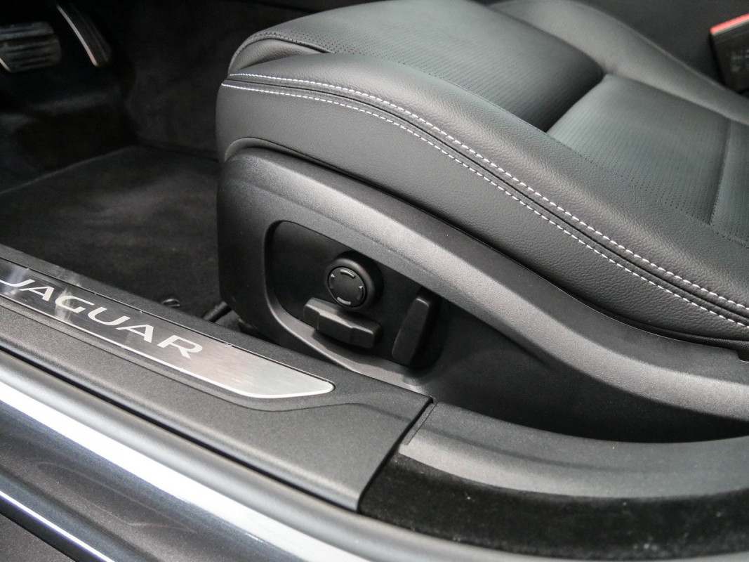 Jaguar XF D200 AWD R-Dynamic SE - Limousine - Grau - Neuwagen - Bild 12