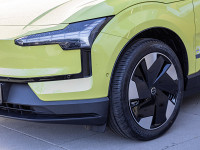 Volvo EX30 AWD Performance - SUV/Off-road - Gelb - Gebrauchtwagen - Bild 6