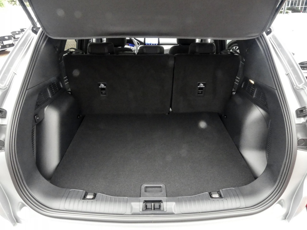 Ford Kuga Titanium 1,5 l EcoBoost 150 PS - SUV/Off-road - Silber - Gebrauchtwagen - Bild 12