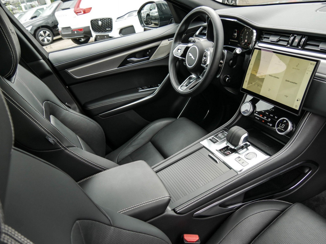 Jaguar F-PACE R-Dynamic SE AWD - SUV/Off-road - Grau - Gebrauchtwagen - Bild 3