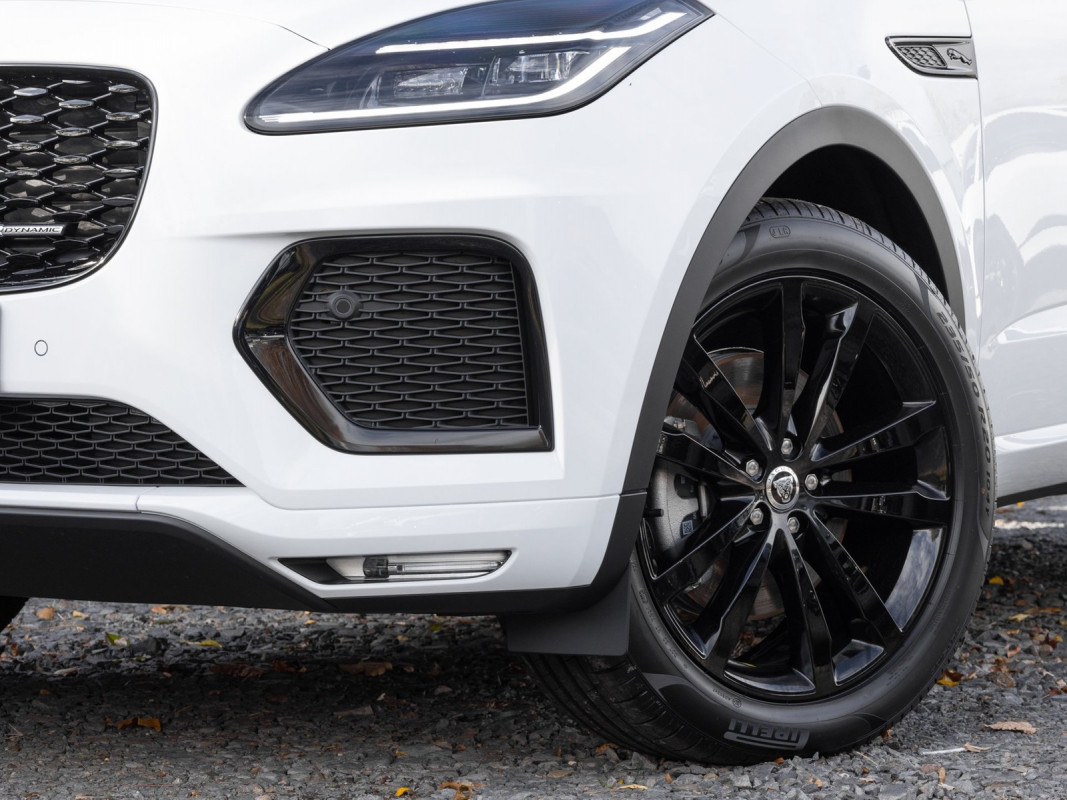 Jaguar E-PACE - SUV/Off-road - Weiss - Gebrauchtwagen - Bild 5