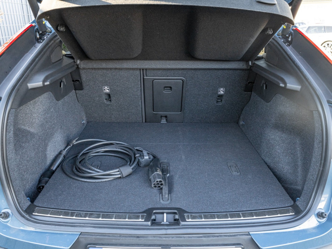 Volvo C40 Recharge Twin Motor - SUV/Off-road - Blau - Gebrauchtwagen - Bild 10