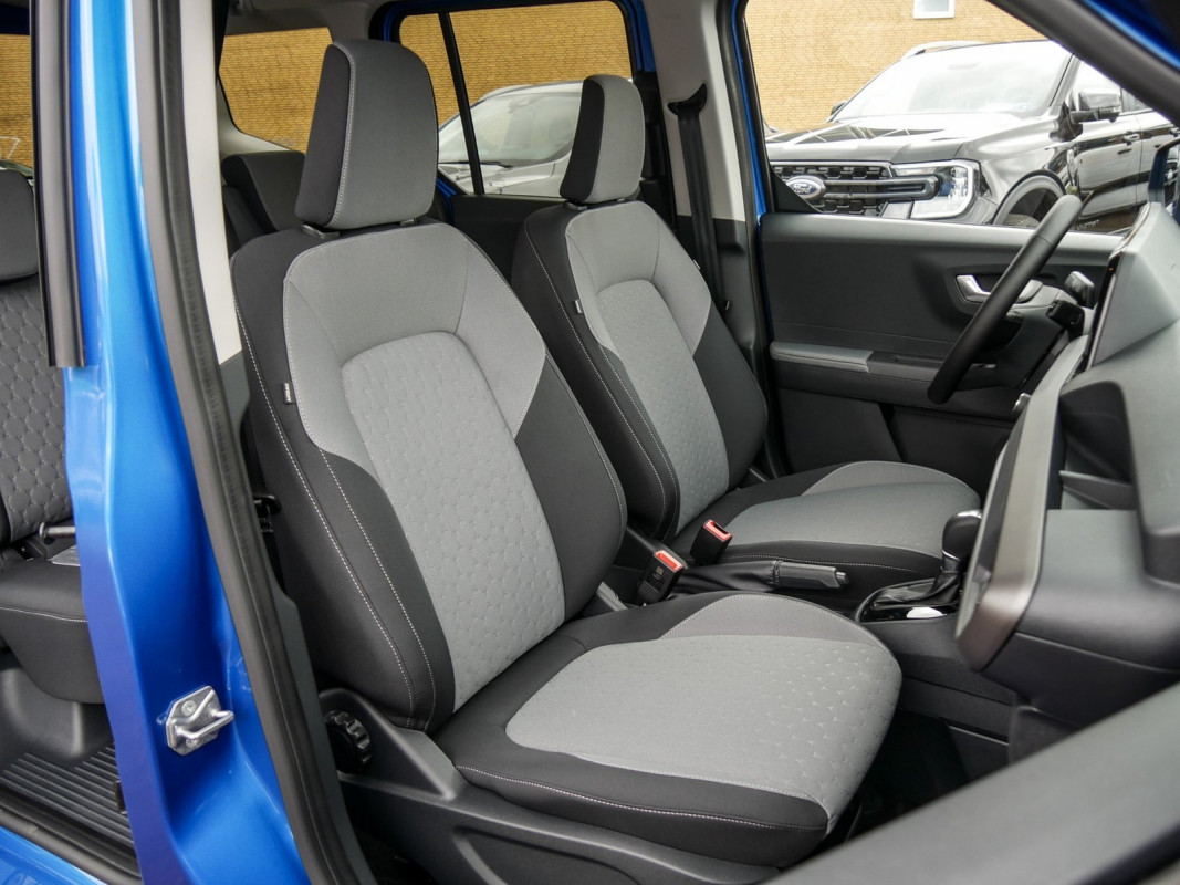 Ford Tourneo Courier - Van/Minibus - Blau - Gebrauchtwagen - Bild 7