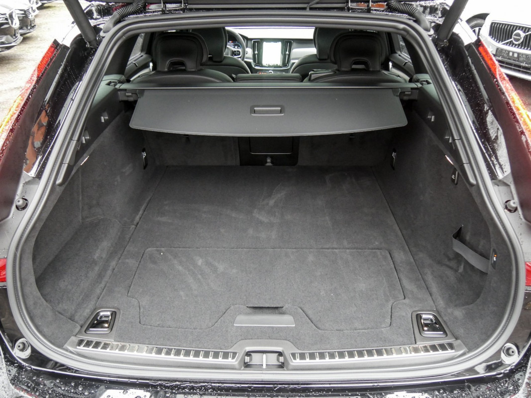 Volvo V90 B4 (D) - Kombi - Schwarz - Gebrauchtwagen - Bild 12