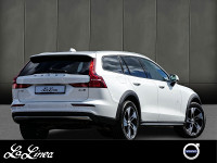 Volvo V60 Cross Country (09.2018->) - Kombi - Weiss - Gebrauchtwagen - Bild 2