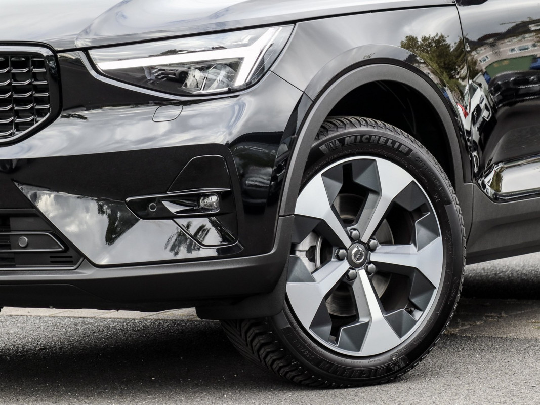 Volvo XC40 B4 (B) - SUV/Off-road - Schwarz - Gebrauchtwagen - Bild 6