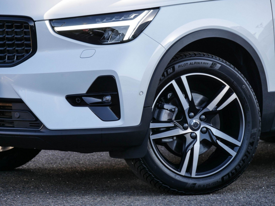 Volvo XC40 B4 (B) - SUV/Off-road - Weiss - Gebrauchtwagen - Bild 6