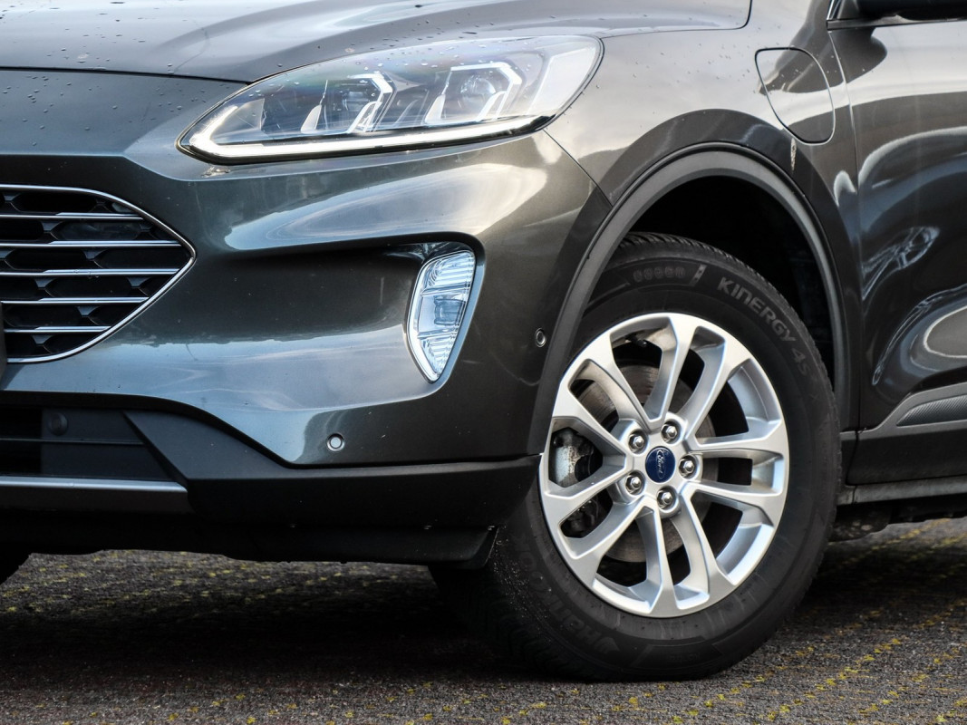 Ford Kuga PHEV Titanium X Allwetterreifen, Winter-P. Techno-P. Panorama Dach - SUV/Off-road - Grau - Gebrauchtwagen - Bild 6