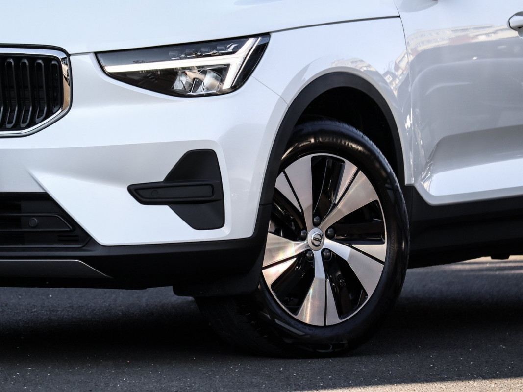 Volvo XC40 B3 (B) - SUV/Off-road - Weiss - Gebrauchtwagen - Bild 6