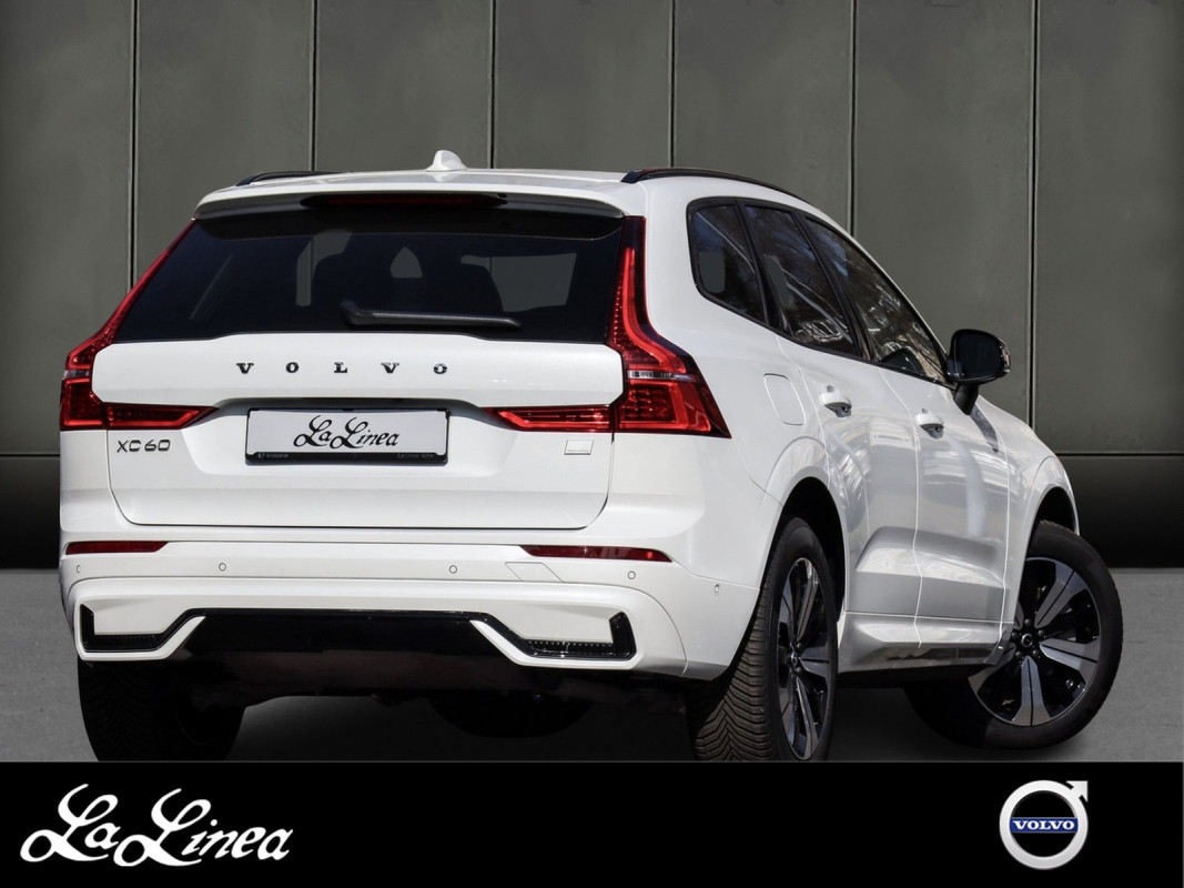 Volvo XC60 T6 AWD Recharge - SUV/Off-road - Weiss - Gebrauchtwagen - Bild 2